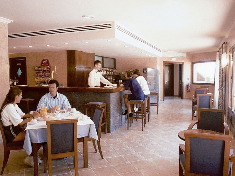 Calallonga Hotel Menorca Mahón Restoran fotoğraf