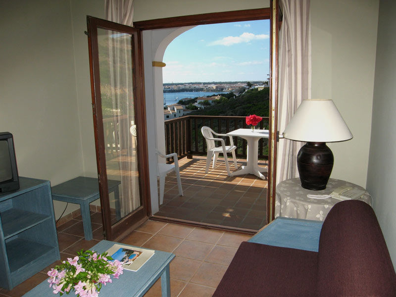 Calallonga Hotel Menorca Mahón Oda fotoğraf